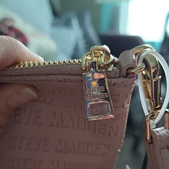 Steve Madden Embossed Pink Wristlet - Picture 10 of 10